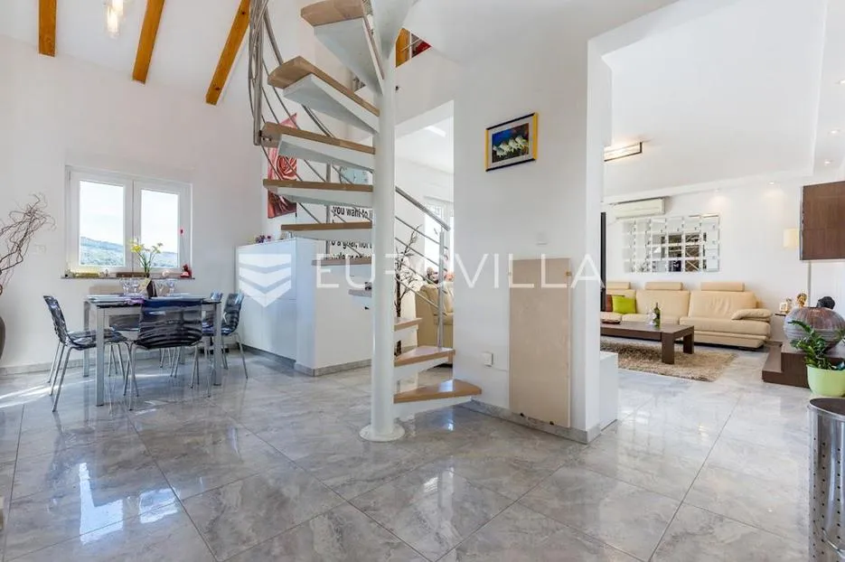 crikvenica, eksluzivni četverosbni penthouse nkp 145 m2 s parkingom - slika 9