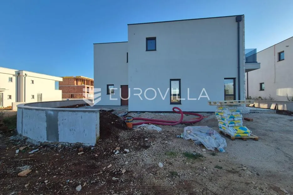 istra, tar, kamena kuća s bazenom - slika 32