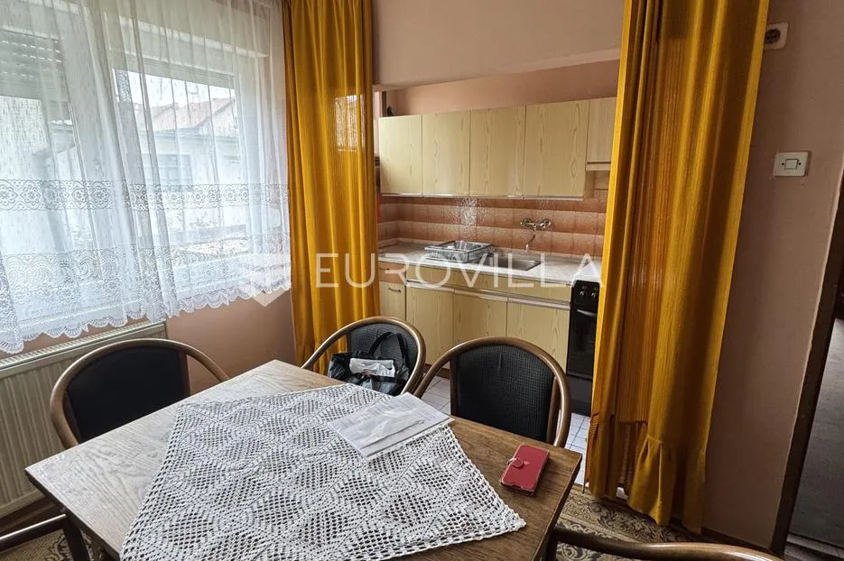 nova gradiška, naselje hasana kikića, prostrana obiteljska kuća cca. 216 m² - slika 7