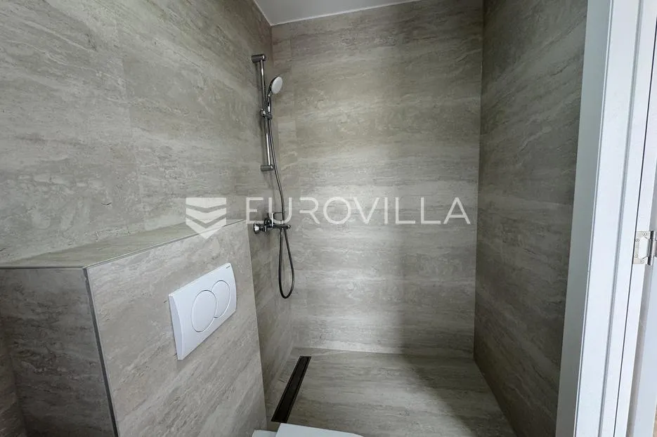 istra, poreč, dvojna kuća 168 m² s 4 spavaće sobe i 3 parkirna mjesta - slika 14