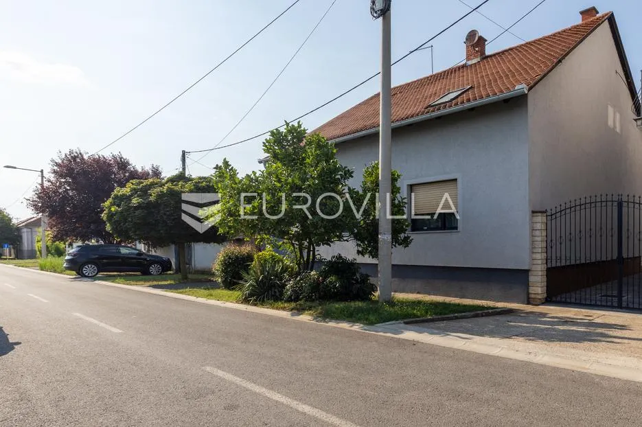 slavonski brod, visoka prizemnica mali pariz - slika 2