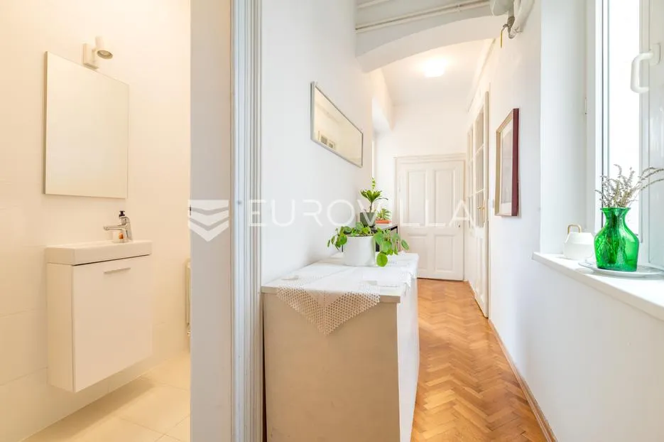 zagreb, strogi centar, prekrasan trosoban stan s balkonom 100m2 - slika 4