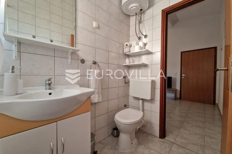 vir, 100m od mora, kuća s 4 apartmana i pogledom na more - slika 13