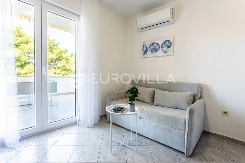 čiovo, okrug donji, apartmanska vila s bazenom - slika 27