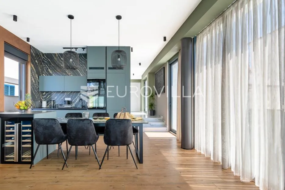 zadar, vrsi, luksuzna vila s bazenom 261 m² - slika 21