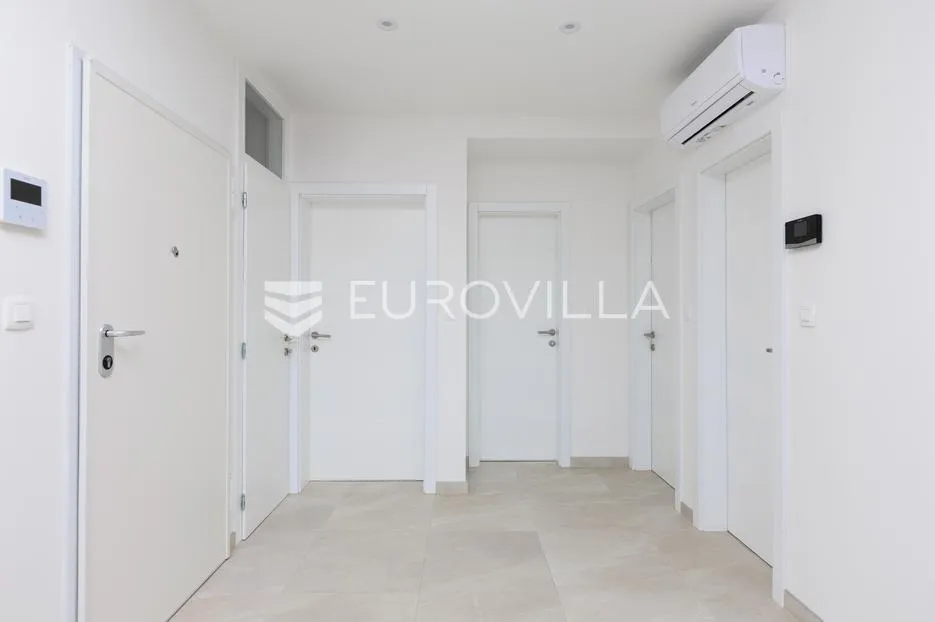 crikvenica, trosoban stan nkp 68 m² s panormaskim pogledom na more - slika 18