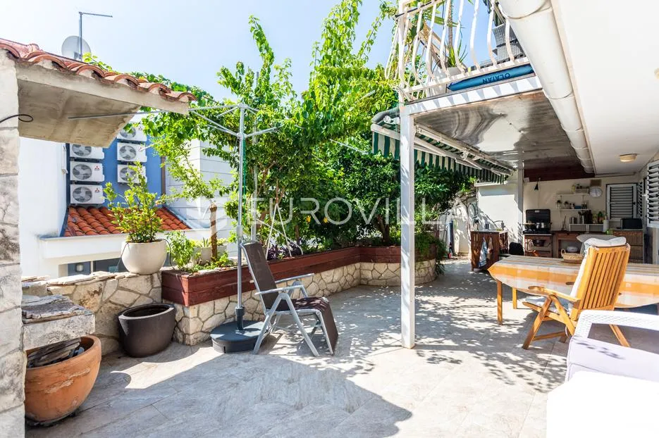 čiovo, okrug gornji - kuća s vrtom blizu plaže - slika 4