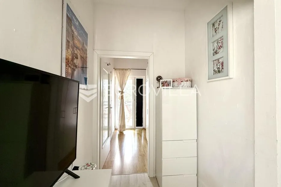 medulin, uređen stan sa velikom terasom - slika 8