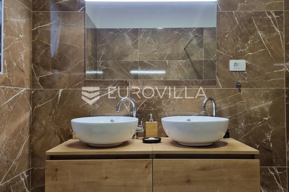 istra, svetvinčenat, moderna vila nkp 160 m2 s bazenom okružena zelenilom u mirnom naselju - slika 2