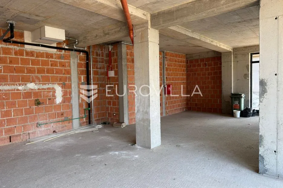 zagreb ilica atraktivan poslovni prostor, ulični lokal 215 m² terasa 95 m² 6 parkirnih mjesta - slika 23