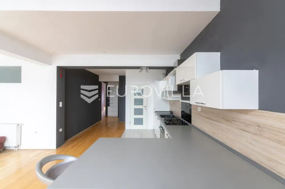 osijek, novi grad, 4 sobe penthouse 166 m² s garažom i liftom (moguće poslovni) - slika 8
