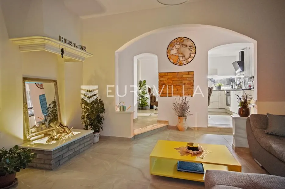 istra, rovinj, atraktivna kuća 170m2 s bazenom u neposrednoj blizini centra - slika 12