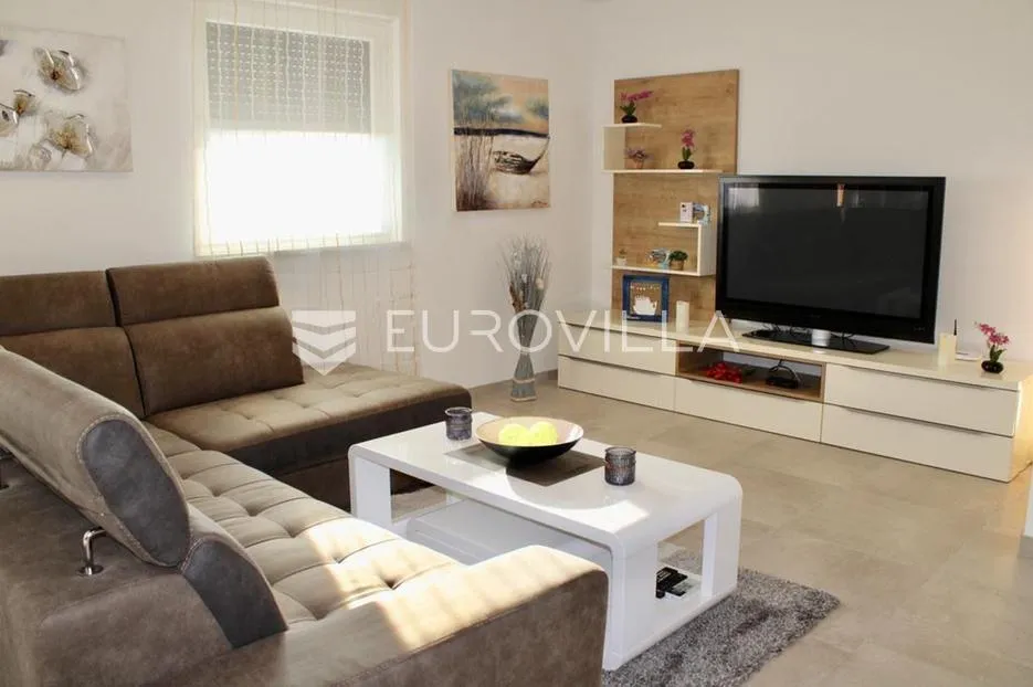 istra, medulin, elegantan stan 91 m² s vlastitim vrtom i bazenom - slika 3