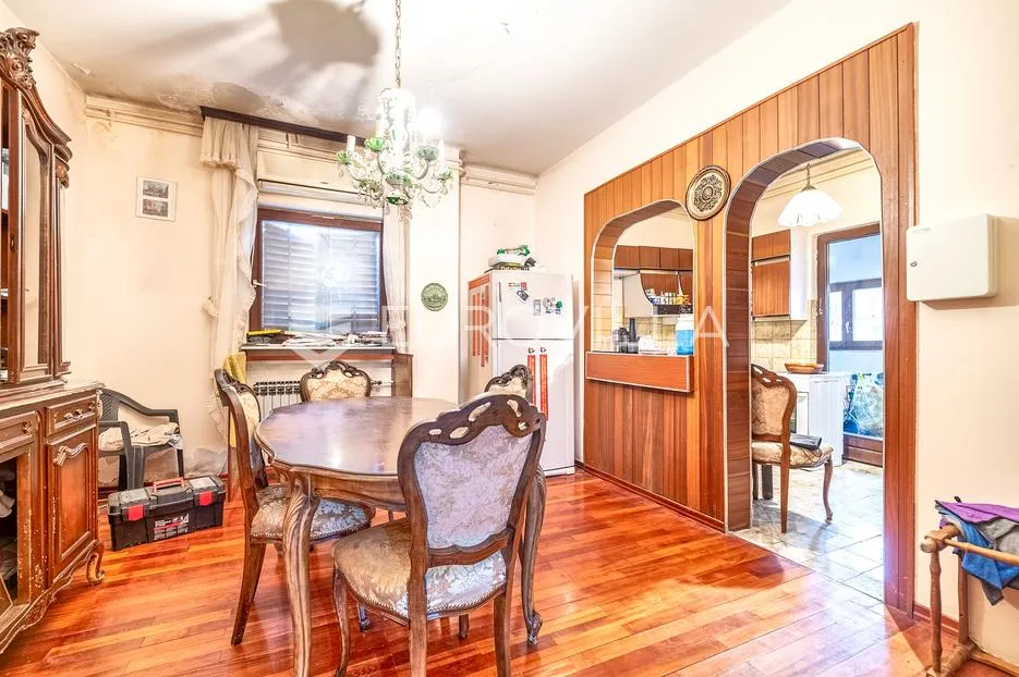 zagreb, remete, peterosoban dvoetažan stan, 216 m² - slika 4