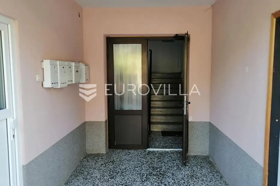 novi vinodolski, dvosoban stan 57 m², samo 150 m od mora, balkon, pogled - slika 12