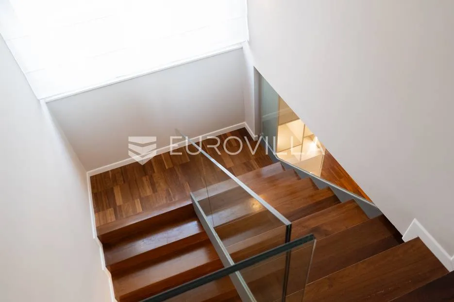 zagreb, šestine, luksuzan trosoban stan 120 m² garage - slika 16