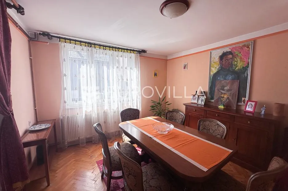 vinkovci, centar, 249.54 m² kuća na 3 etaže pomoćna zgrada te garaža - slika 12