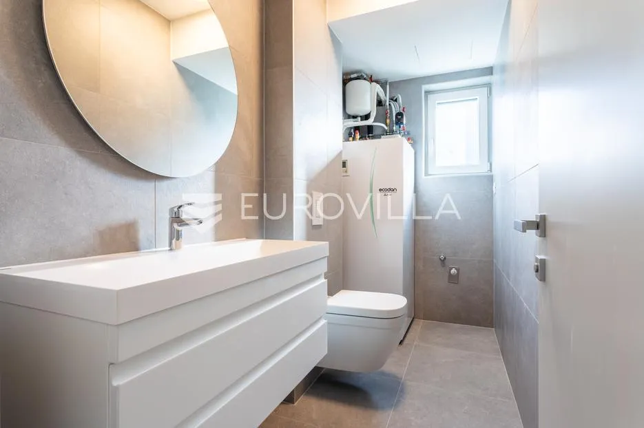 vodice, novogradnja, prostran stan u centru mjesta, 117,53 m² - slika 11