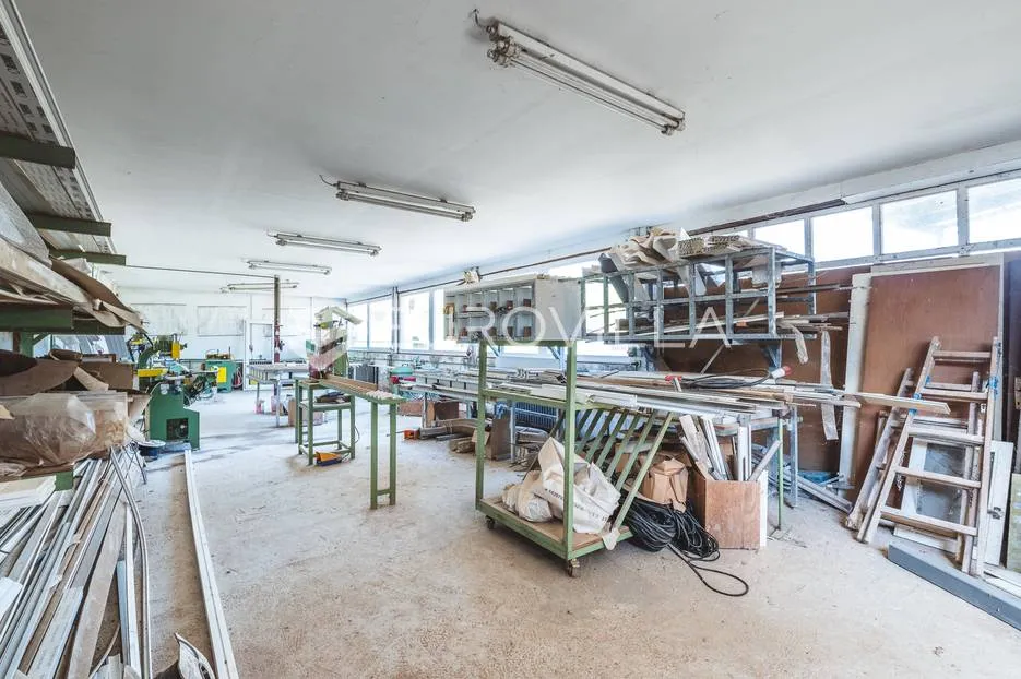 hrvatska kostajnica, industrijsko, proizvodno, uredska hala 914,29 m² na parceli 1417 m² - slika 12