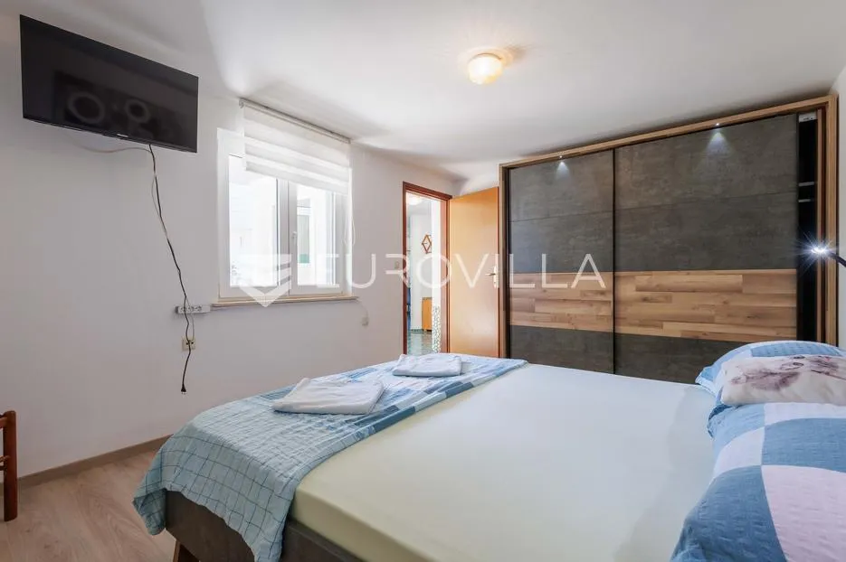 istra, medulin, potpuno namješten stan s dvorištem, blizu mora i svih sadržaja - slika 7