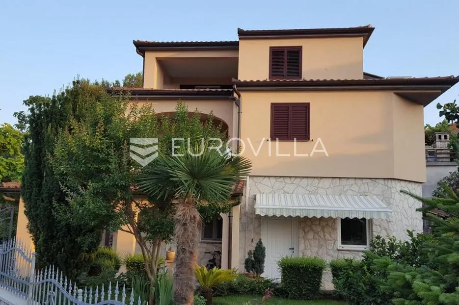 istra, medulin, banjole kvalitetna samostojeća kuća sa 6 stanova nkp 360 m2 u blizini mora - slika 4