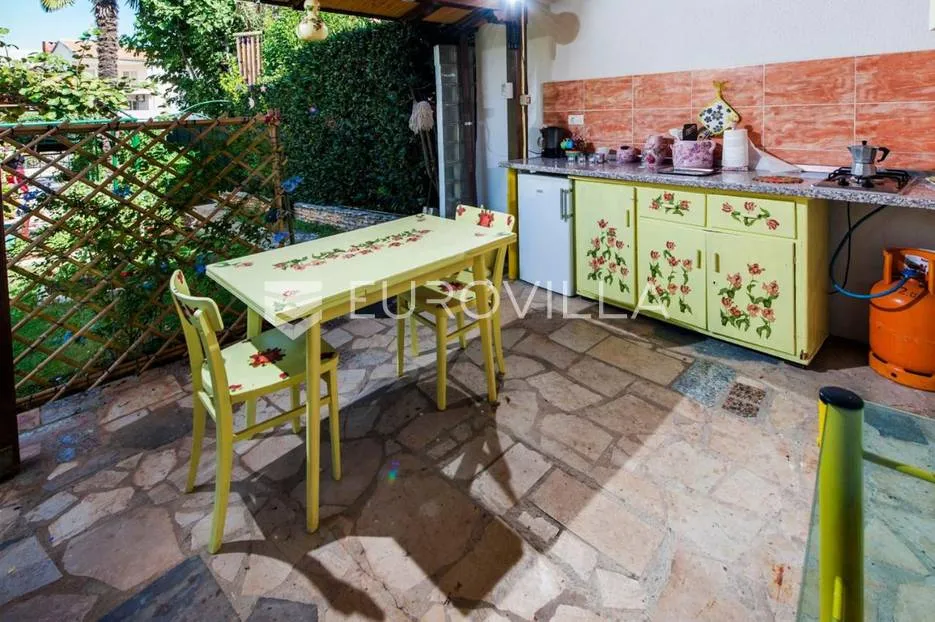 istra, rovinj, kuća 360 m2 s tri stana i zasebnom kućicom, izuzetna lokacija - slika 27