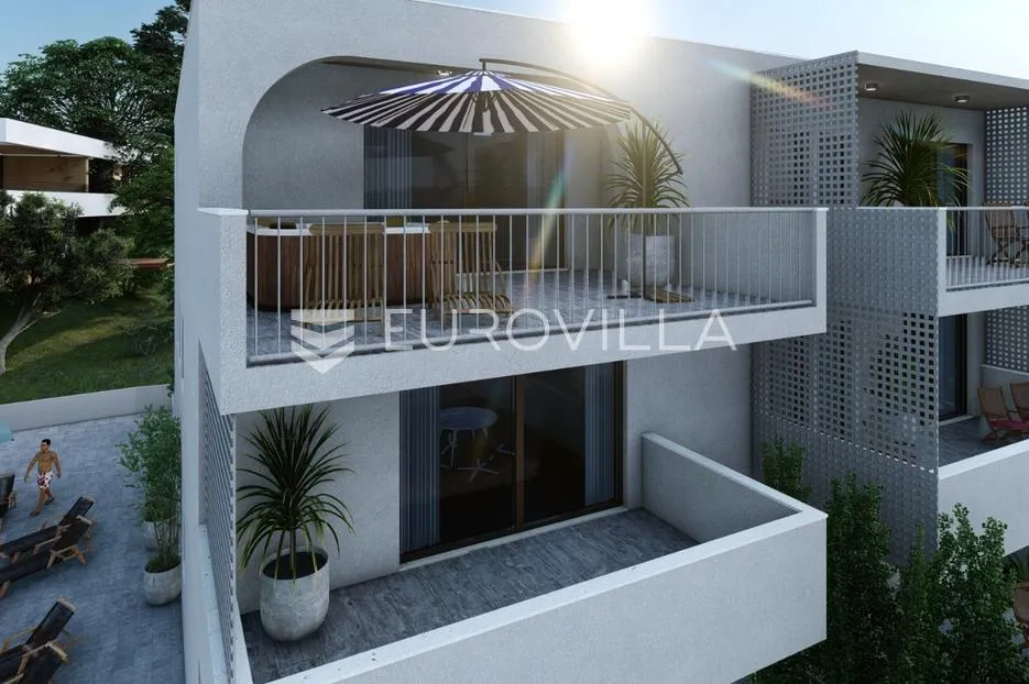 trogir, slatine, drugi red do mora, dvosoban stan na prvom katu površine 65 m², s5 - slika 17