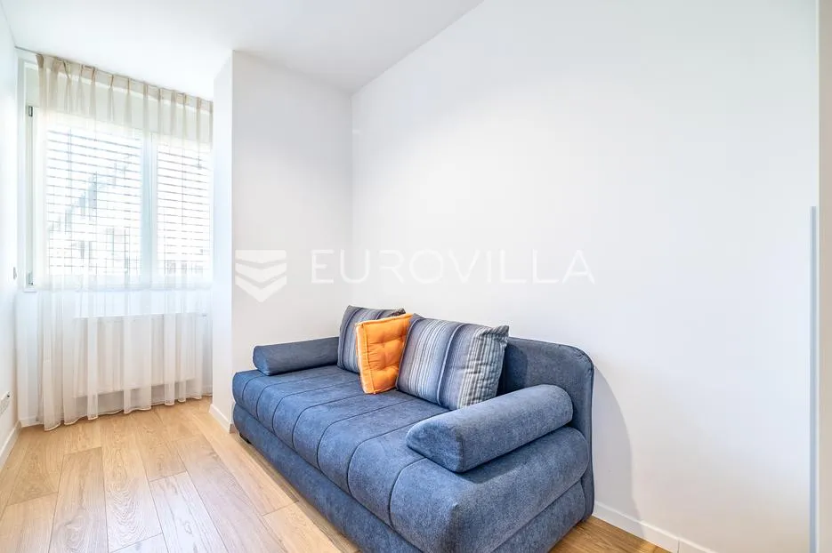 zagreb, maričićeva luksuzan trosoban stan 66 m² s garažom - slika 6