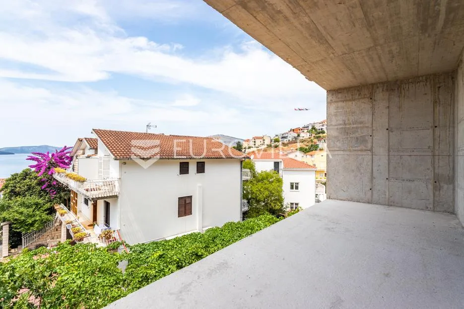 trogir, čiovo, dvosoban stan s pogledom na more i parkirnim mjestom - slika 9