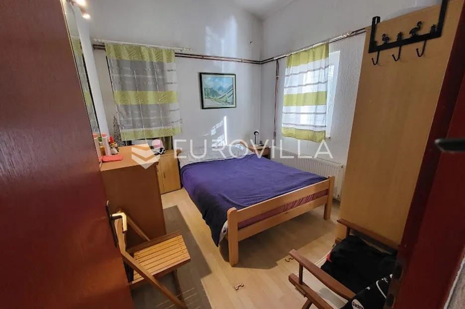 istra, valtura, kuća smještena na okućnici od 1208 m² - slika 8