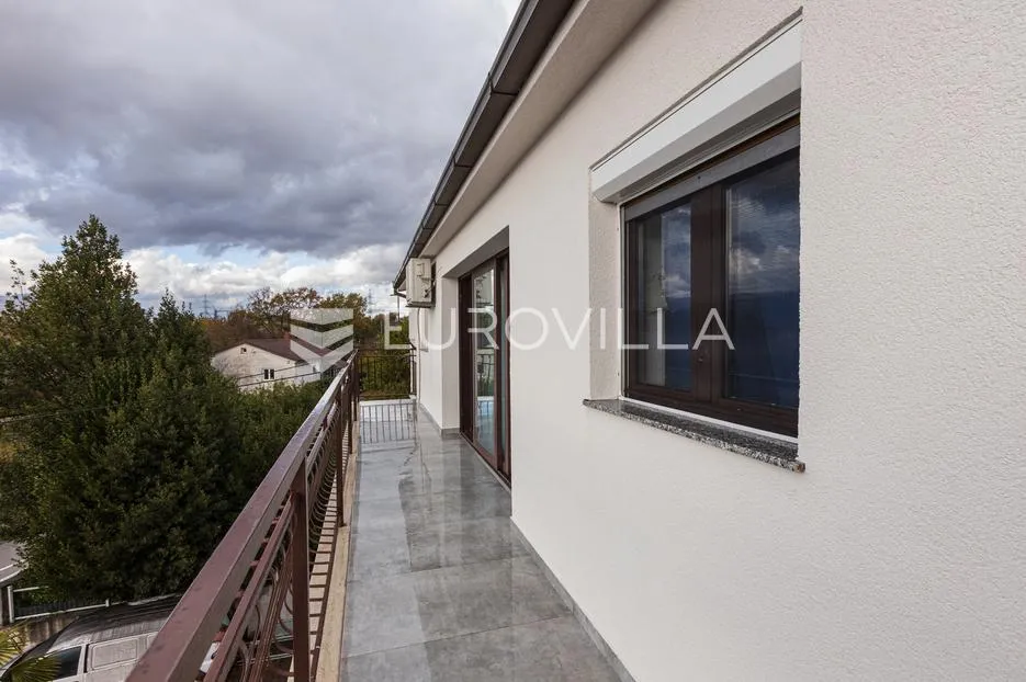 rijeka, marinići, prostrana etaža od 112.72 m² s velikom terasom - slika 2