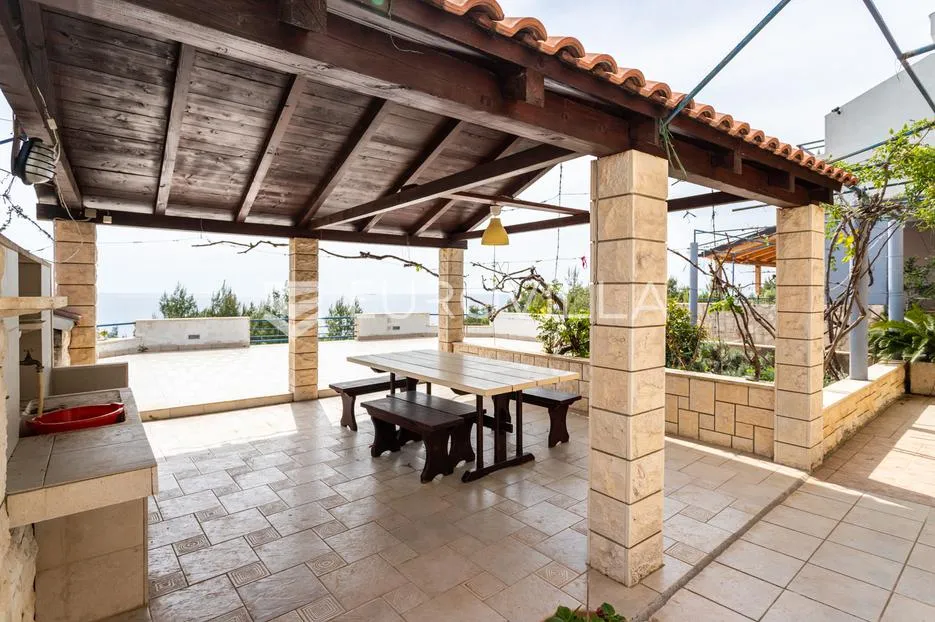hvar, prekrasna nekretnina na južnoj strani otoka s otvorenim pogledom na more - slika 9