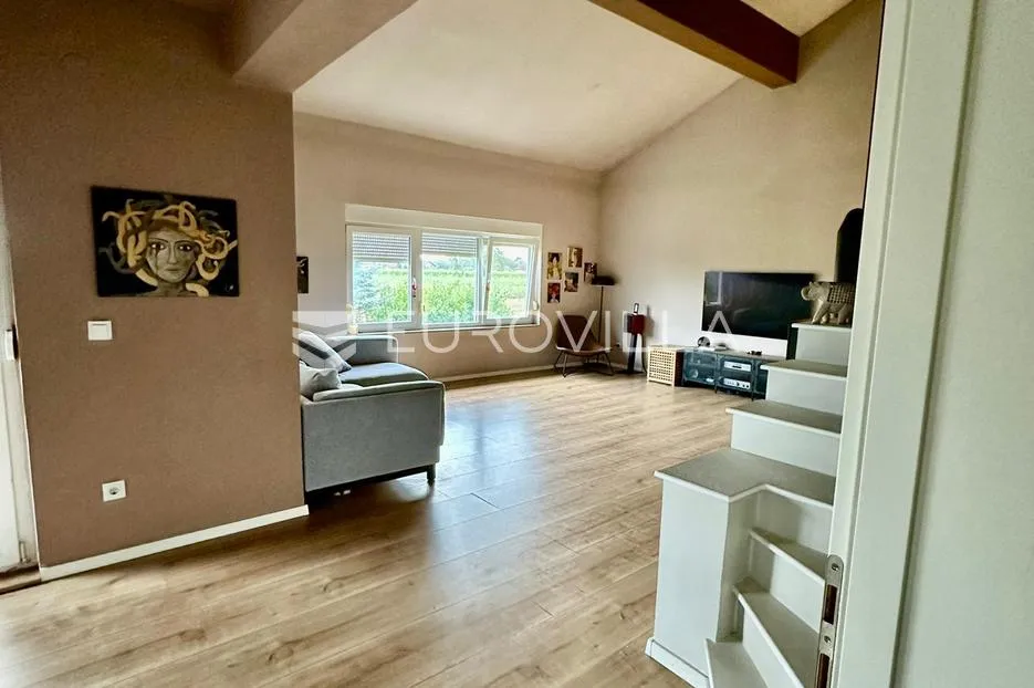 Rugvica, Oborovski Novaki, prekrasna kuća 210 m² na zemljištu od 750 m² - Novaki Oborovski, Rugvica