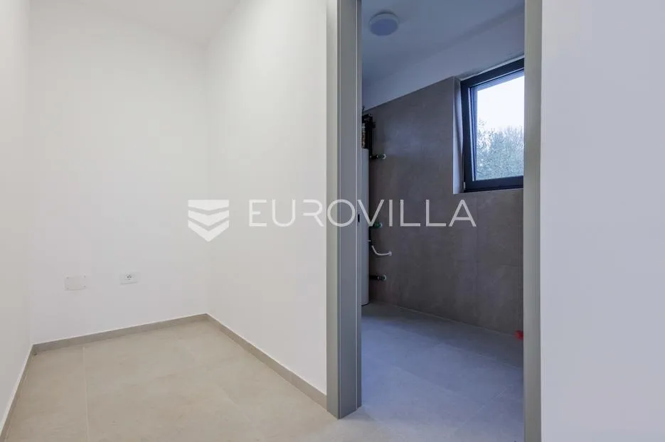 istra, pomer, unikatna, moderna villa 20 m od mora 417 m² - slika 48