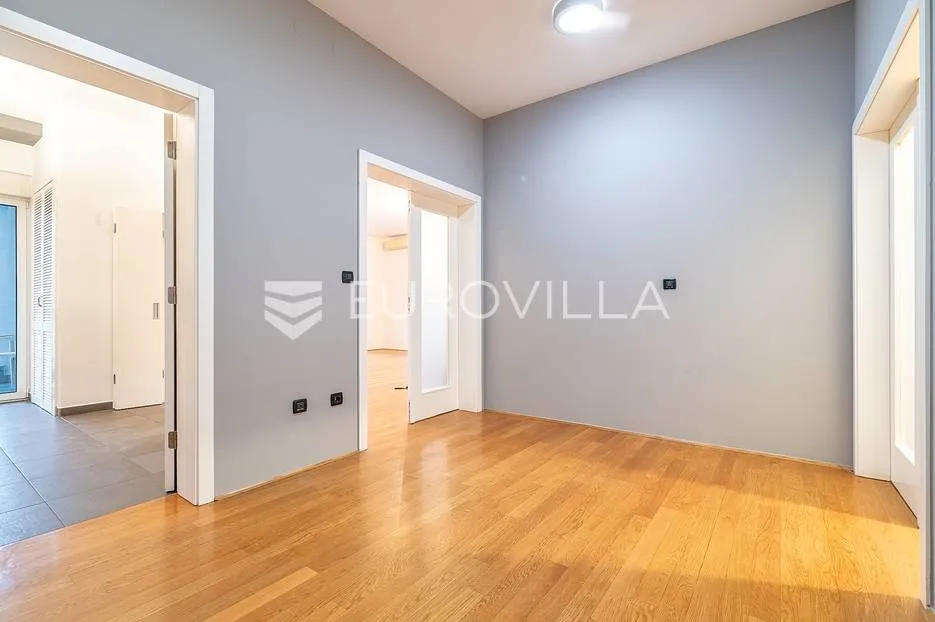 zagreb, šestine, prekrasan trosobni stan 120 m² - slika 9