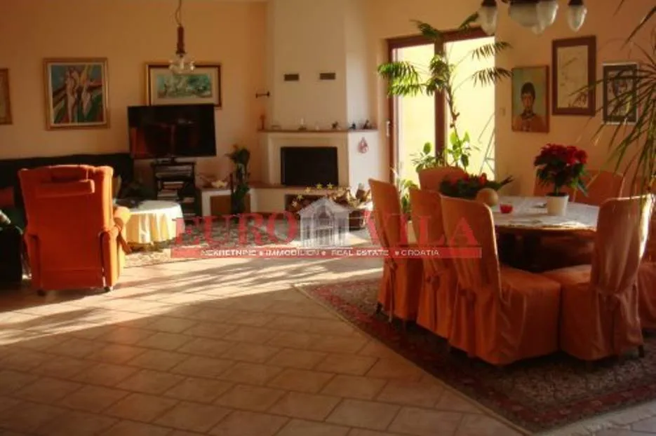 Obiteljska vila u podsljemenskoj zoni 500m2 na zemljistu od 6081m2 - Markuševec
