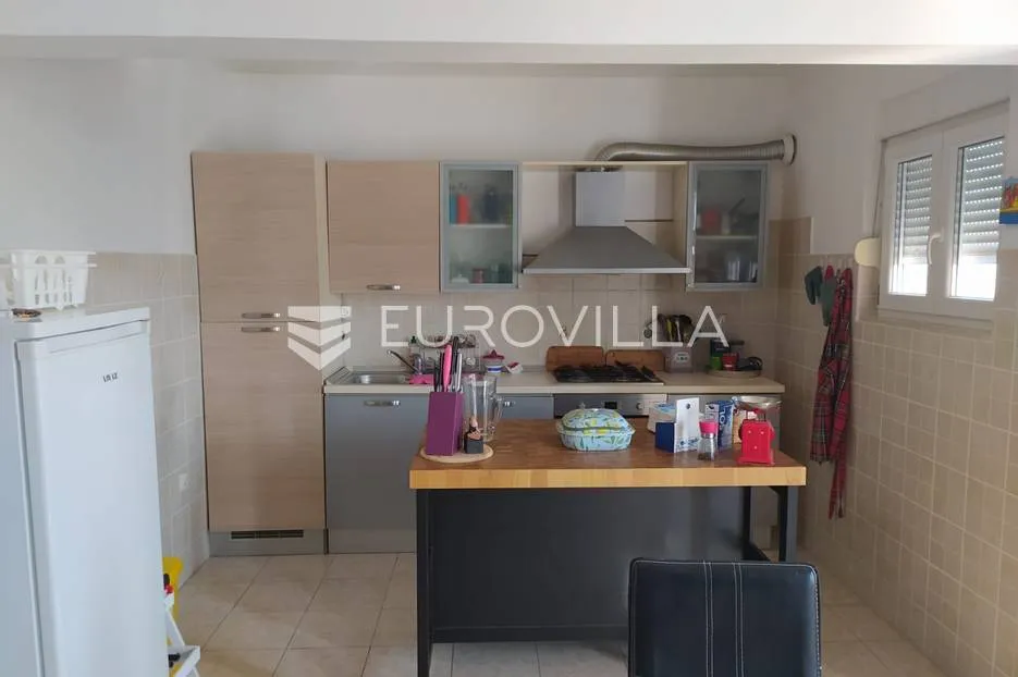 split, kuća s pet modernih stanova - slika 6