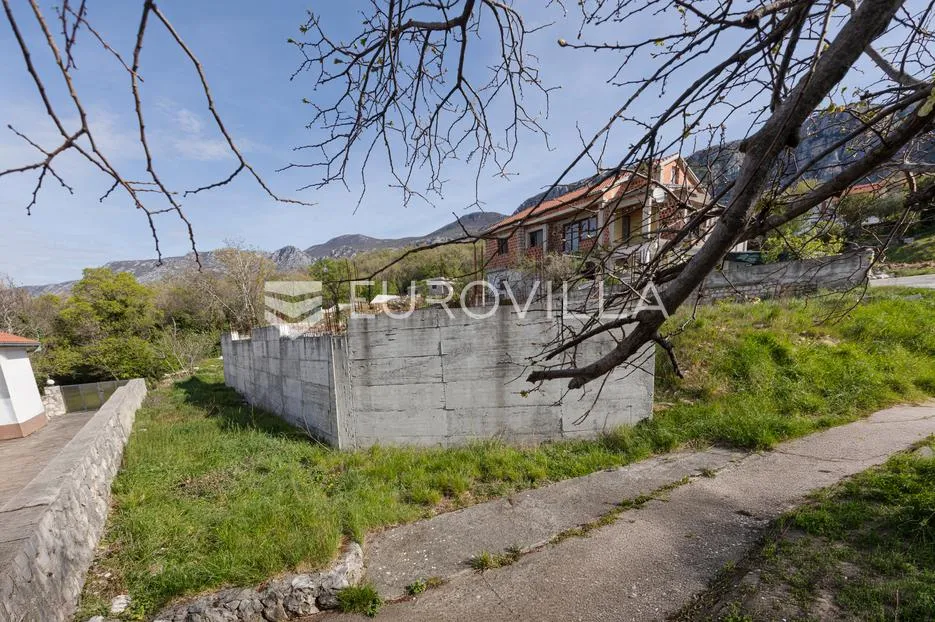 crikvenica, grižane, građevinsko zemljište od 574 m² za započetom gradnjom - slika 2
