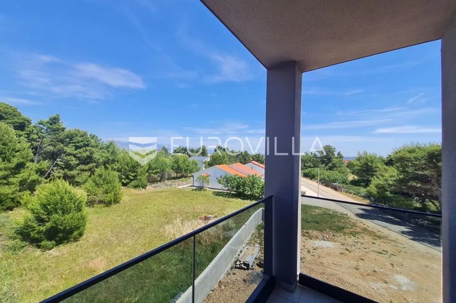 vir, komforan trosoban apartman u centru otoka s pogledom na more i krovnom terasom - slika 38