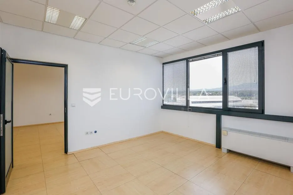 zagreb, dubrava, poslovni prostor uredske namjene 240 m2 na 1. katu poslovne zgrade - slika 2