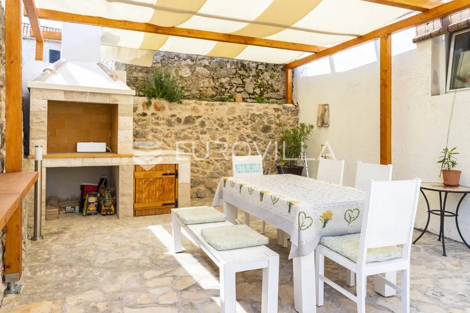 hvar, vrbanj, renovirana kamena kuća - slika 43