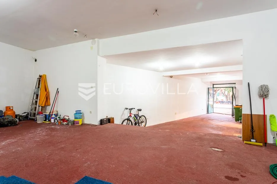 vodice, dvosoban stan na 1. katu i poslovni prostor u prizemlju, 165,52 m² - slika 18