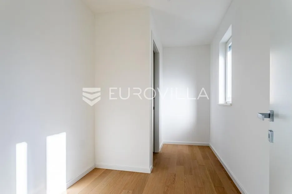 vodice, novogradnja, prostran stan u centru mjesta, 131,62 m² - slika 10
