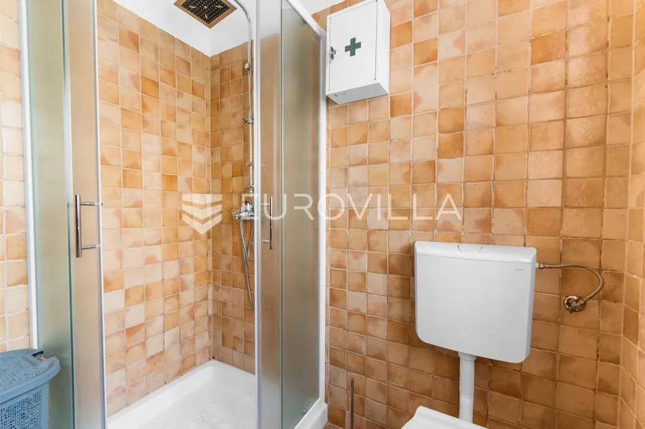 istra, svetvinčenat, prekrasna kamena katnica s bazenom 32 m² i jacuzzijem, 155 m² - slika 44