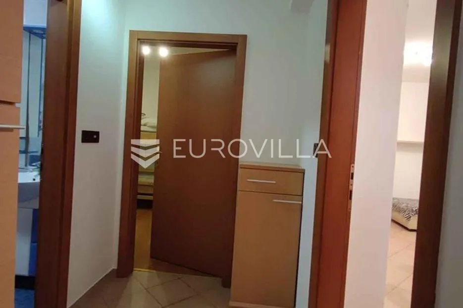 istra, pula, dvosoban stan s garažnim parkirnim mjestom - slika 7