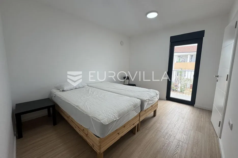 istra, poreč, dvojna kuća 168 m² s 4 spavaće sobe i 3 parkirna mjesta - slika 6
