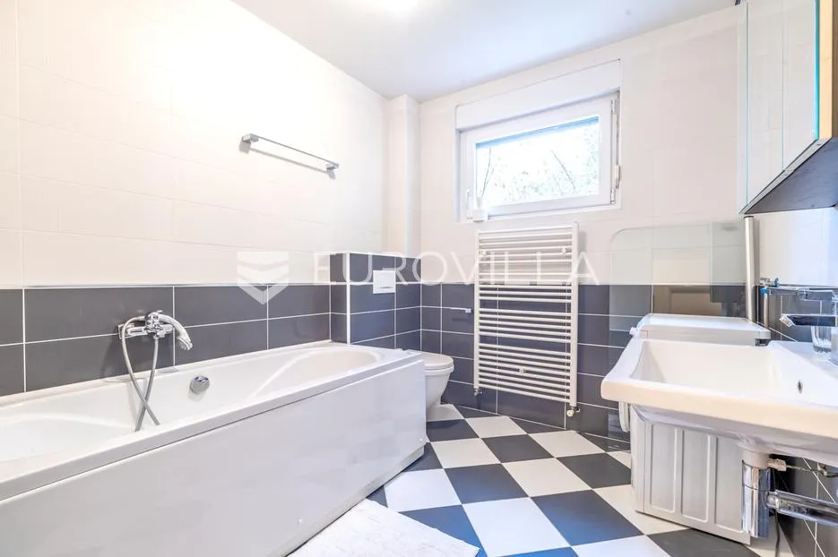 zagreb, vrapče, prostran četverosoban stan 104 m² s garažom - slika 6
