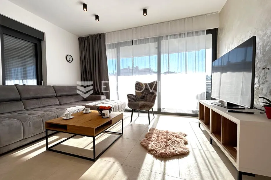 hvar, apartmanska vila sa pet uređenih apartmana - slika 10