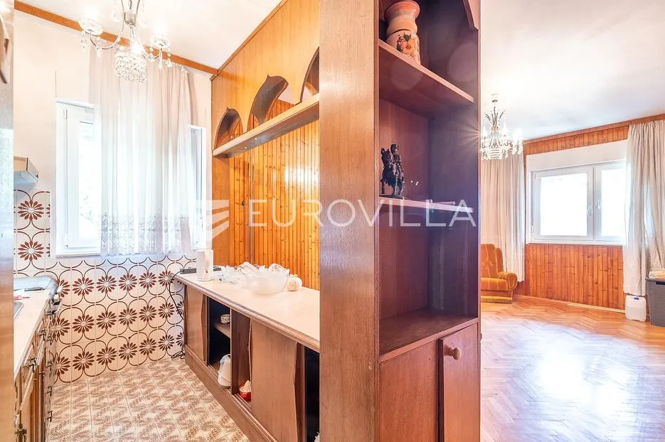 zagreb, vukomerec obiteljska kuća na tri etaže nkp 360 m2 - slika 9