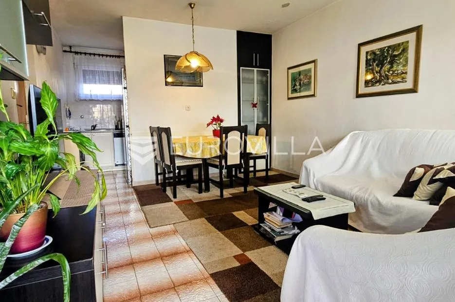 split, pujanke trosoban stan od 79 m² u zgradi te ostavu u podrumu - slika 2